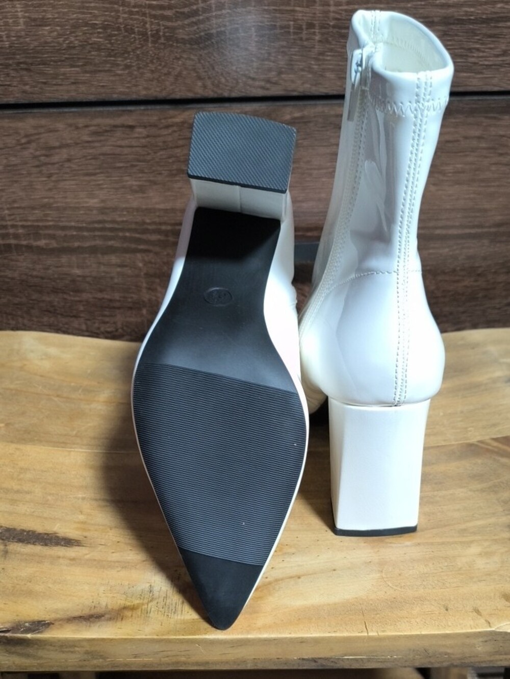 Wild Pair White Pointed-Toe Zip Ankle Heeled Boots - Picture 4 of 6